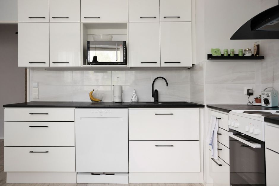 Thomson 3-Bedroom HDB For Sale — Kitchen