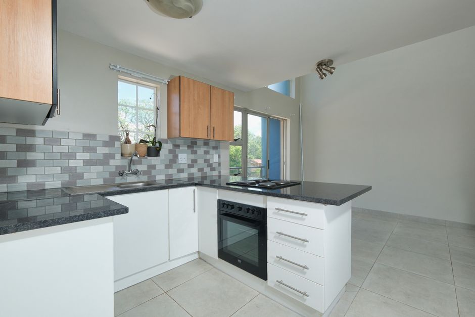 Loyang 3-Bedroom HDB For Sale — Kitchen