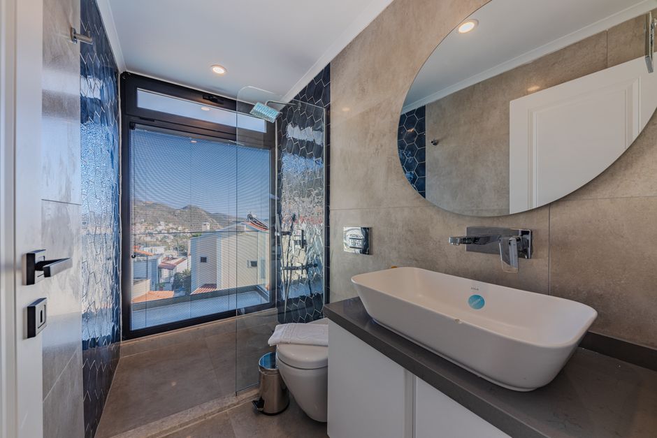 Seletar 2-Bedroom HDB For Sale — Bathroom