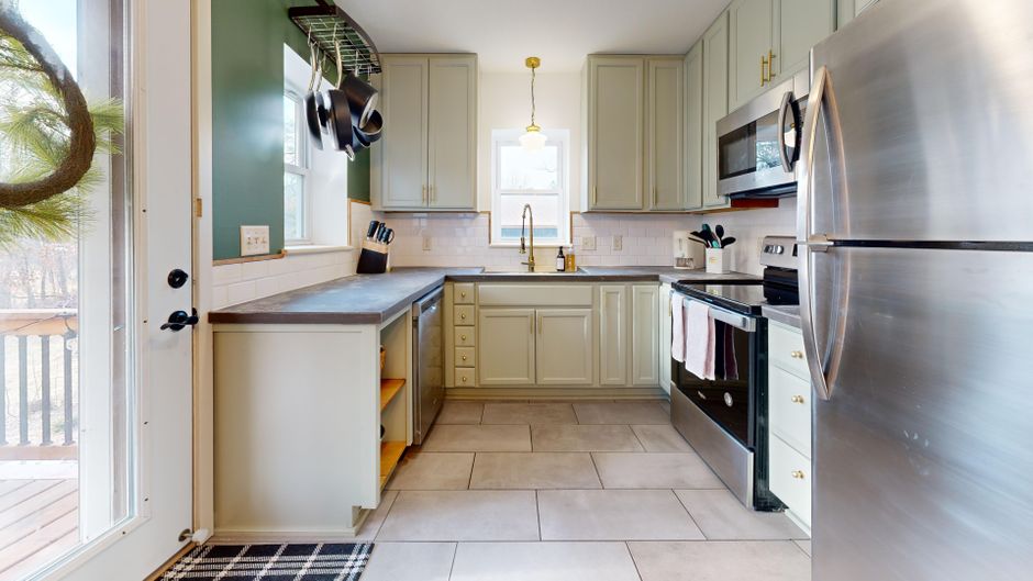 Queenstown 3-Bedroom HDB For Sale — Kitchen