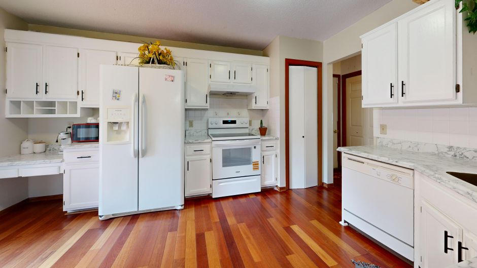 Bugis 3-Bedroom HDB For Sale — Kitchen