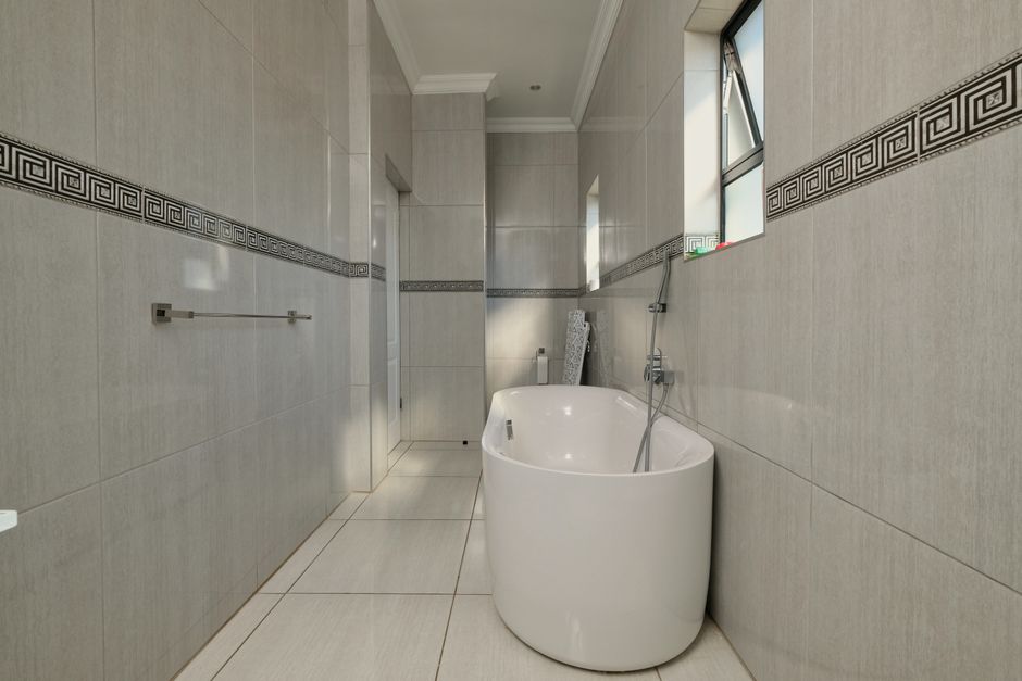 Yio Chu Kang 3-Bedroom HDB For Sale — Bathroom