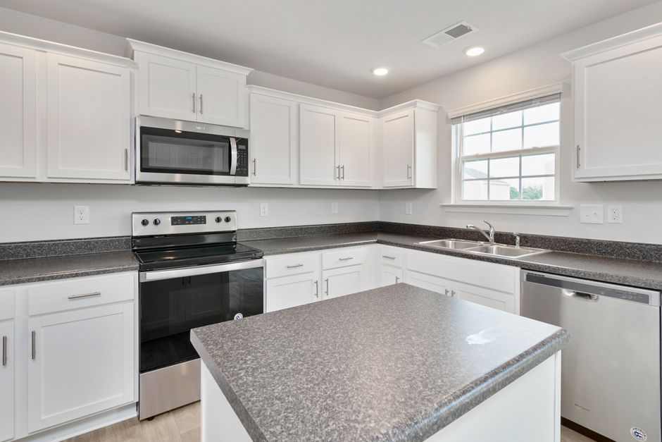 Alexandra 2-Bedroom HDB For Sale — Kitchen