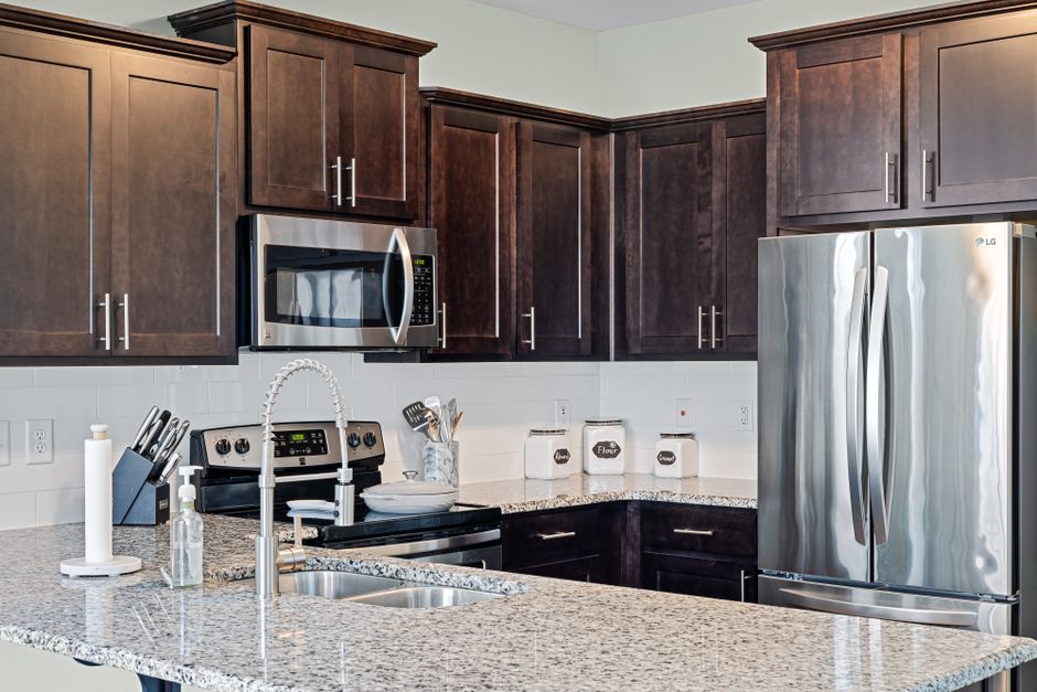 Brightwater @ Paya Lebar 2-Bedroom Condominium For Sale — Kitchen