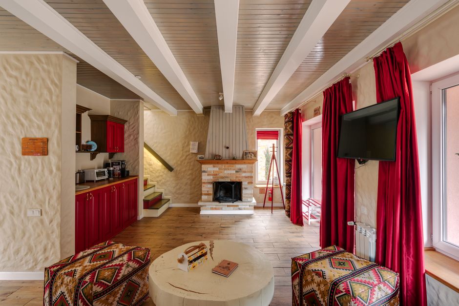 Hollancrest Gardens 2-Bedroom Condominium For Sale — Living Room
