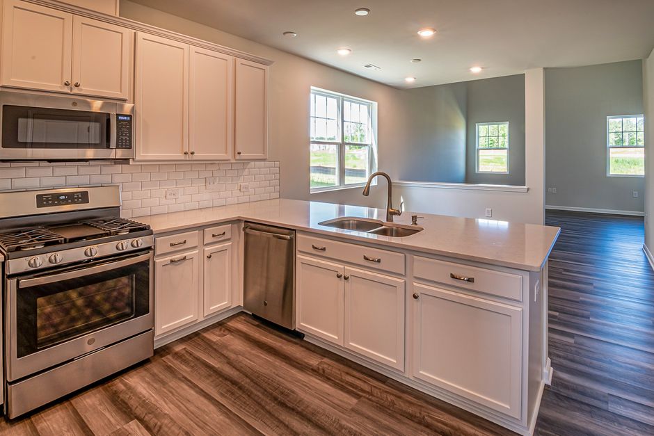 Calderwood Residences 3-Bedroom Condominium For Sale — Kitchen