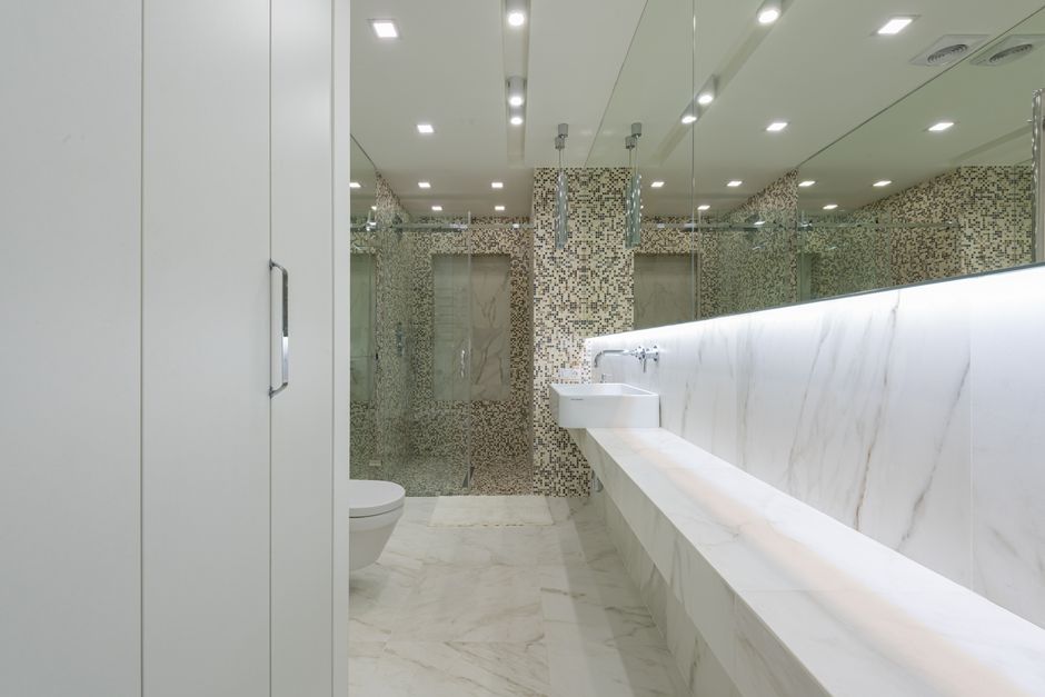 Rivermark Gardens 1-Bedroom Condominium For Sale — Bathroom
