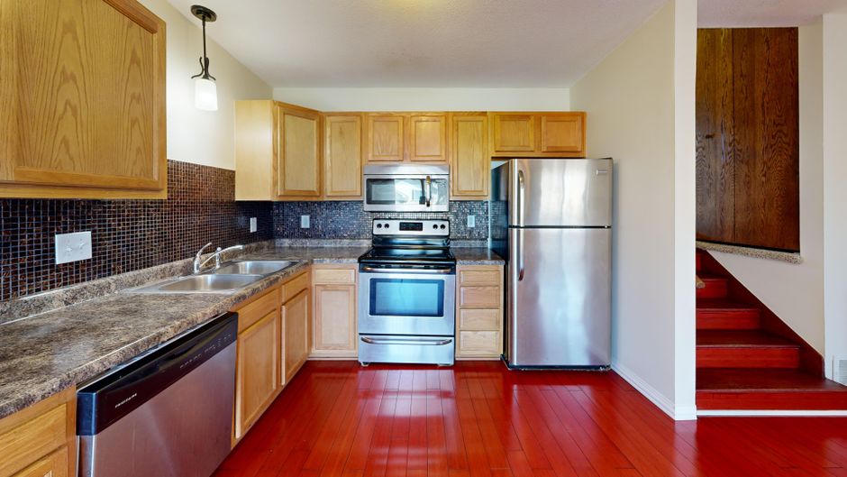 Hollancrest Collection 5-Bedroom Condominium For Sale — Kitchen