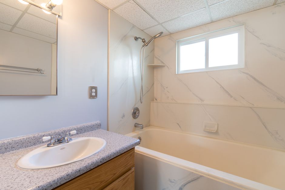 Hollancrest Collection 5-Bedroom Condominium For Sale — Bathroom