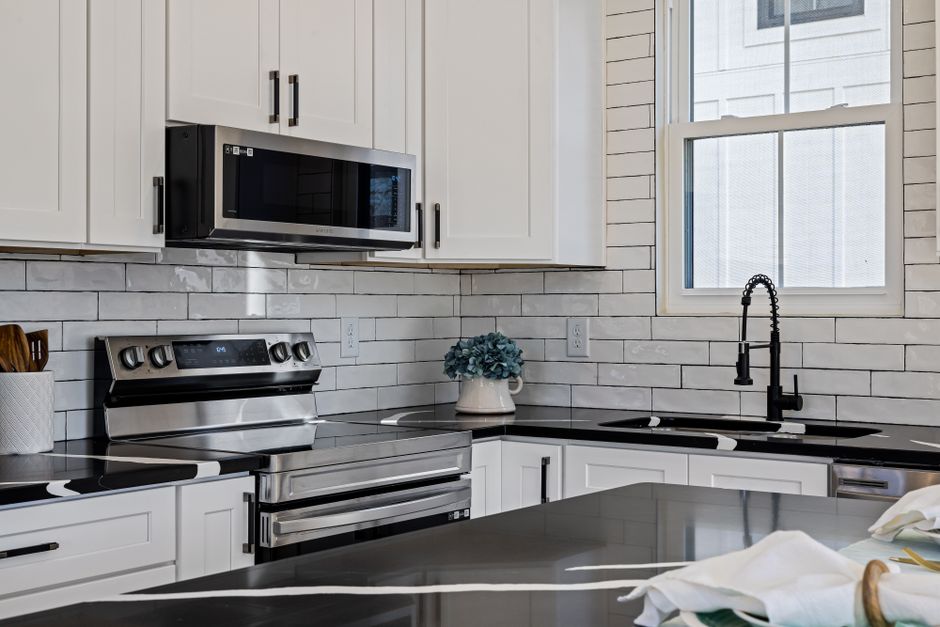 Park Rivermark Studio Condominium For Sale — Kitchen