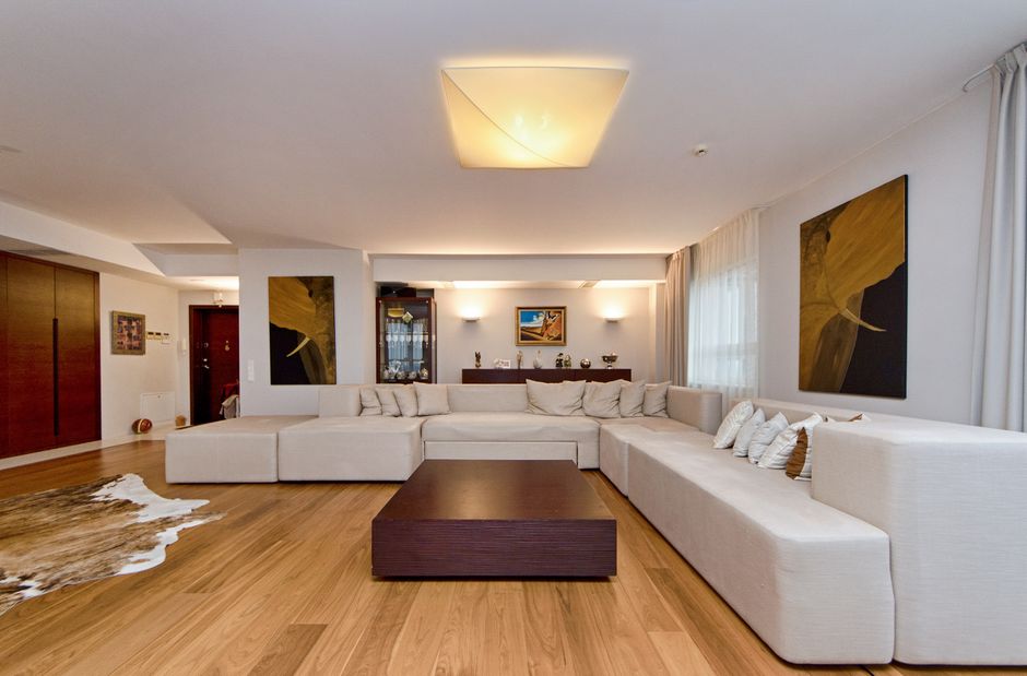 Mirage @ Jurong East 4-Bedroom Condominium For Sale — Living Room