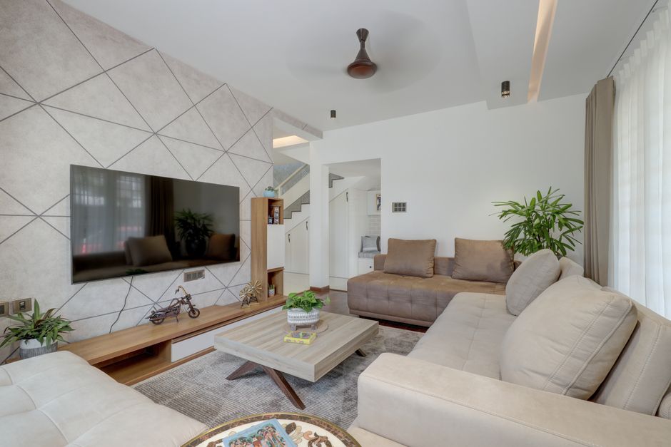 Meridian Gardens 4-Bedroom Condominium For Sale — Living Room