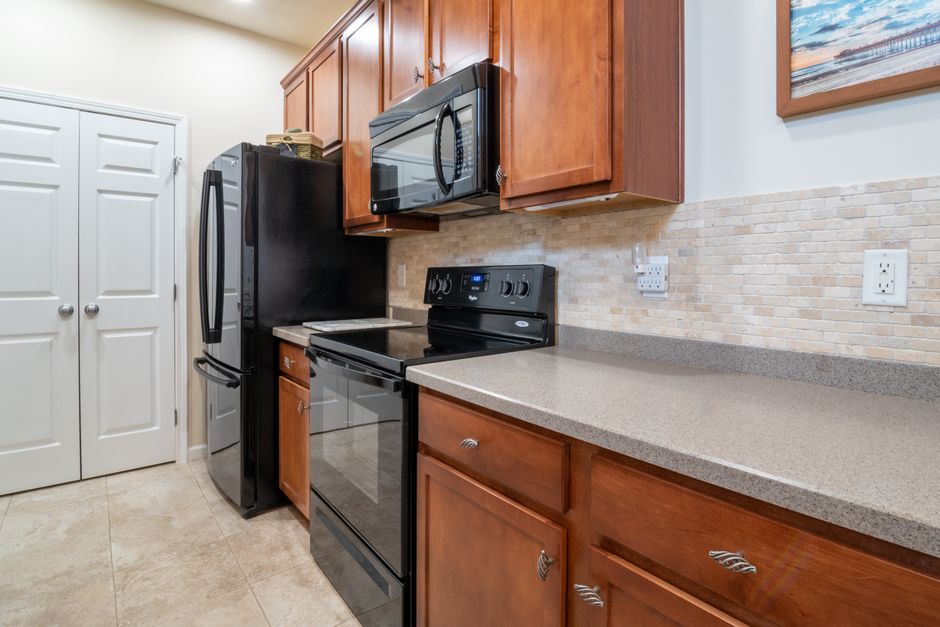Meridian Grove 3-Bedroom Condominium For Sale — Kitchen