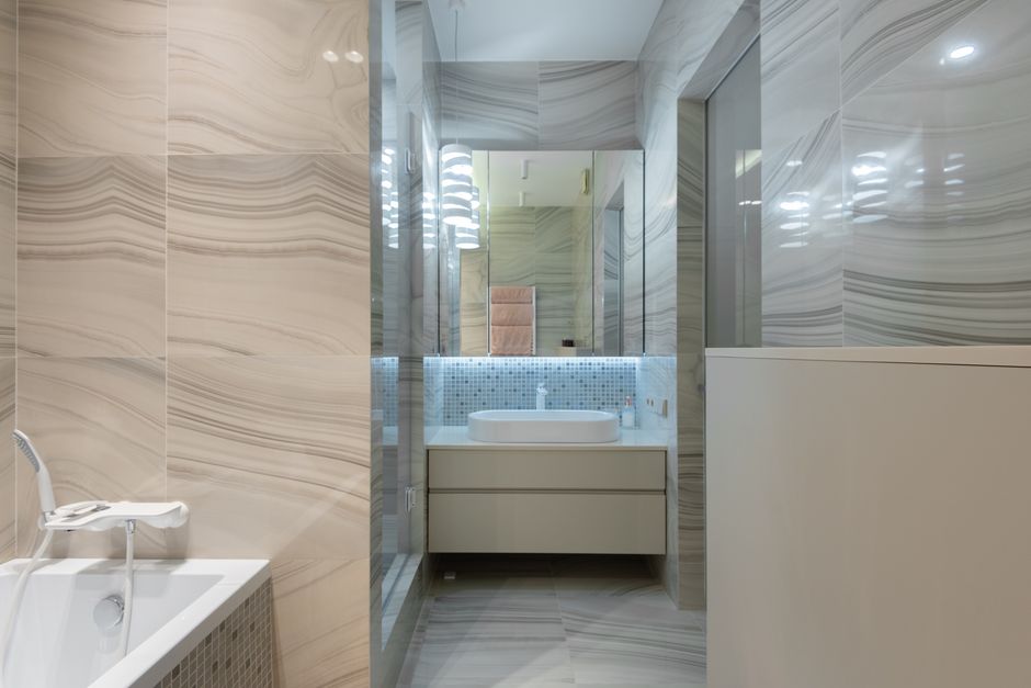 Riverfront Clover 2-Bedroom Apartment For Sale — Bathroom
