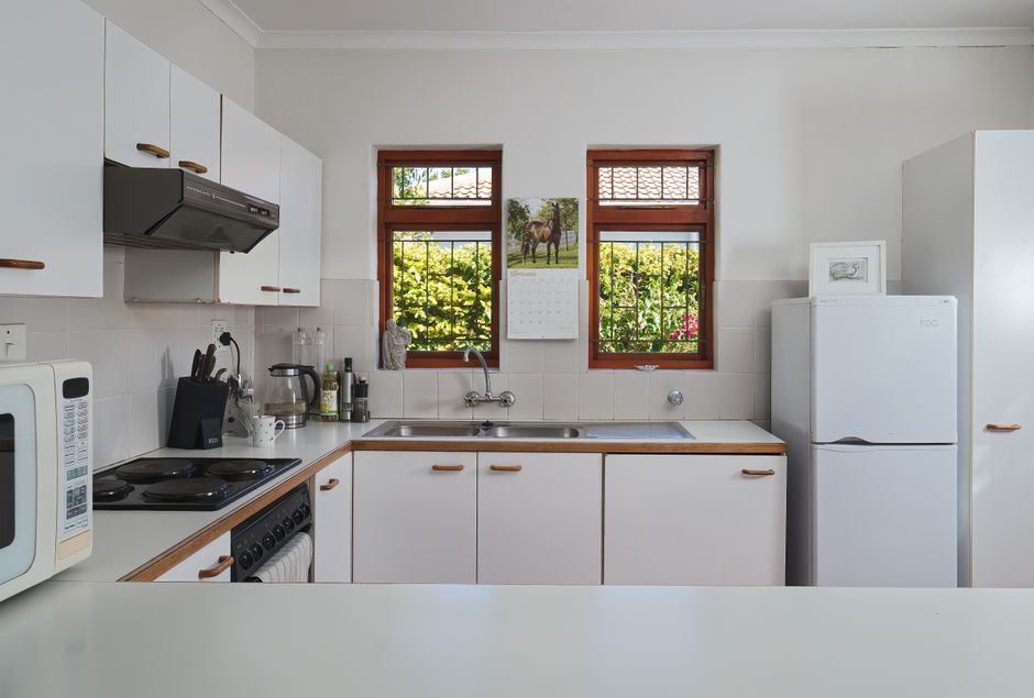 Meridian Park 3-Bedroom Apartment For Sale — Kitchen