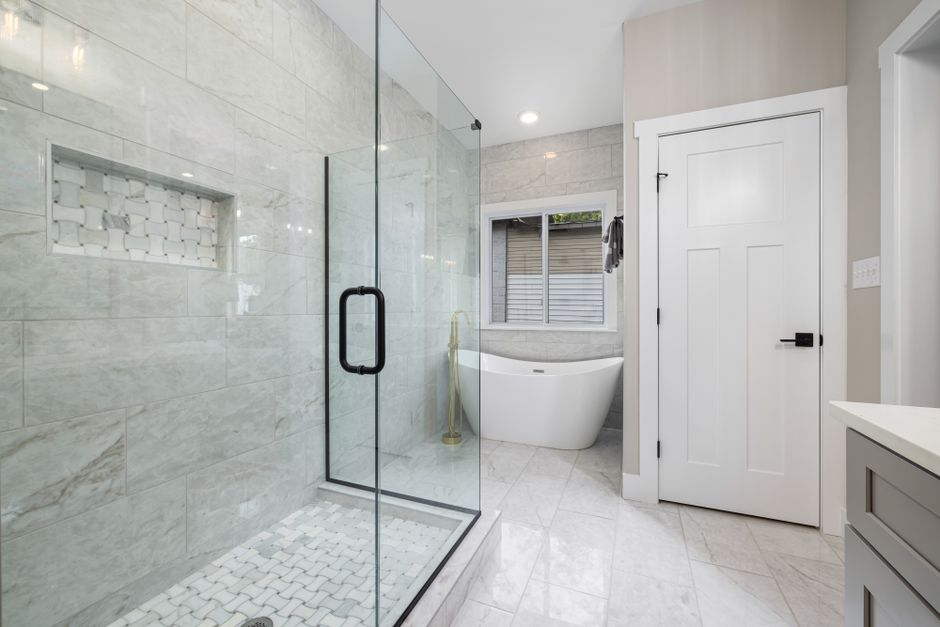 Meridian Park 3-Bedroom Apartment For Sale — Bathroom