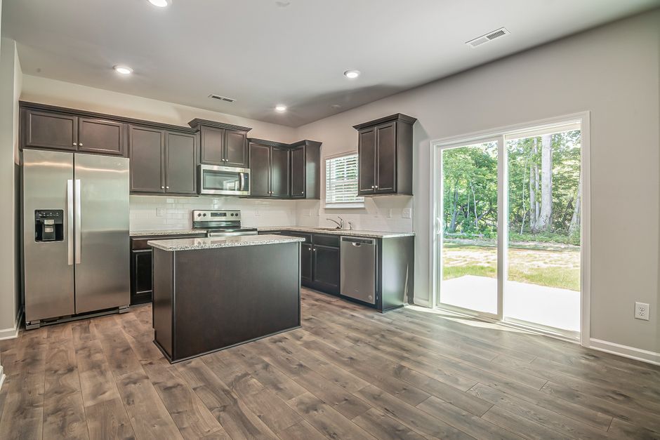 Clover Heights 3-Bedroom Apartment For Sale — Kitchen