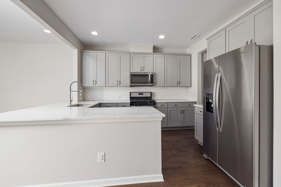 Calderwood Vue 2-Bedroom EC For Sale — Kitchen