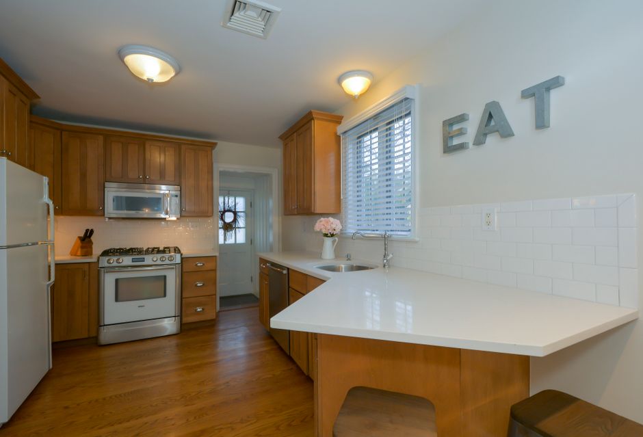 Clover Park 3-Bedroom EC For Sale — Kitchen