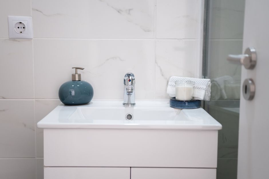Brightwater @ Tanjong Pagar Commercial For Sale — Bathroom